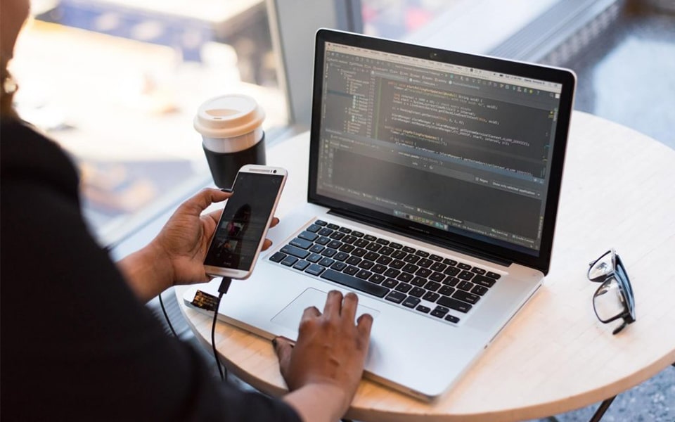The Impact of AI and Machine Learning on Mobile Apps